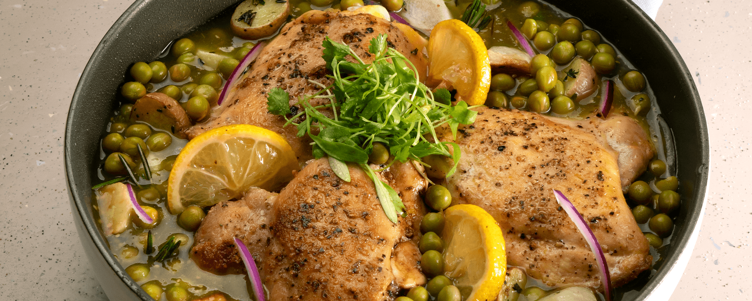Imagen de Pollo con papa cambray y Chícharos en Salsa Verde