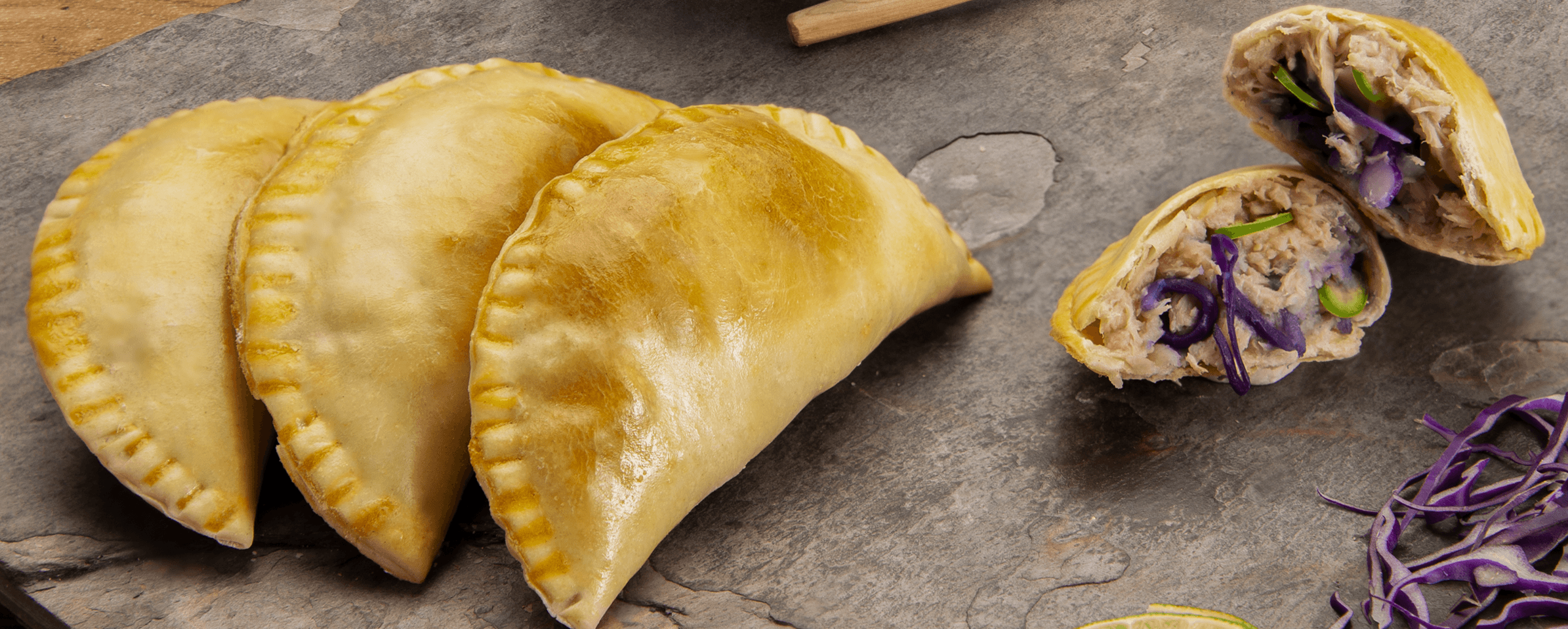 Imagen de Empanadas de Atún con col morada