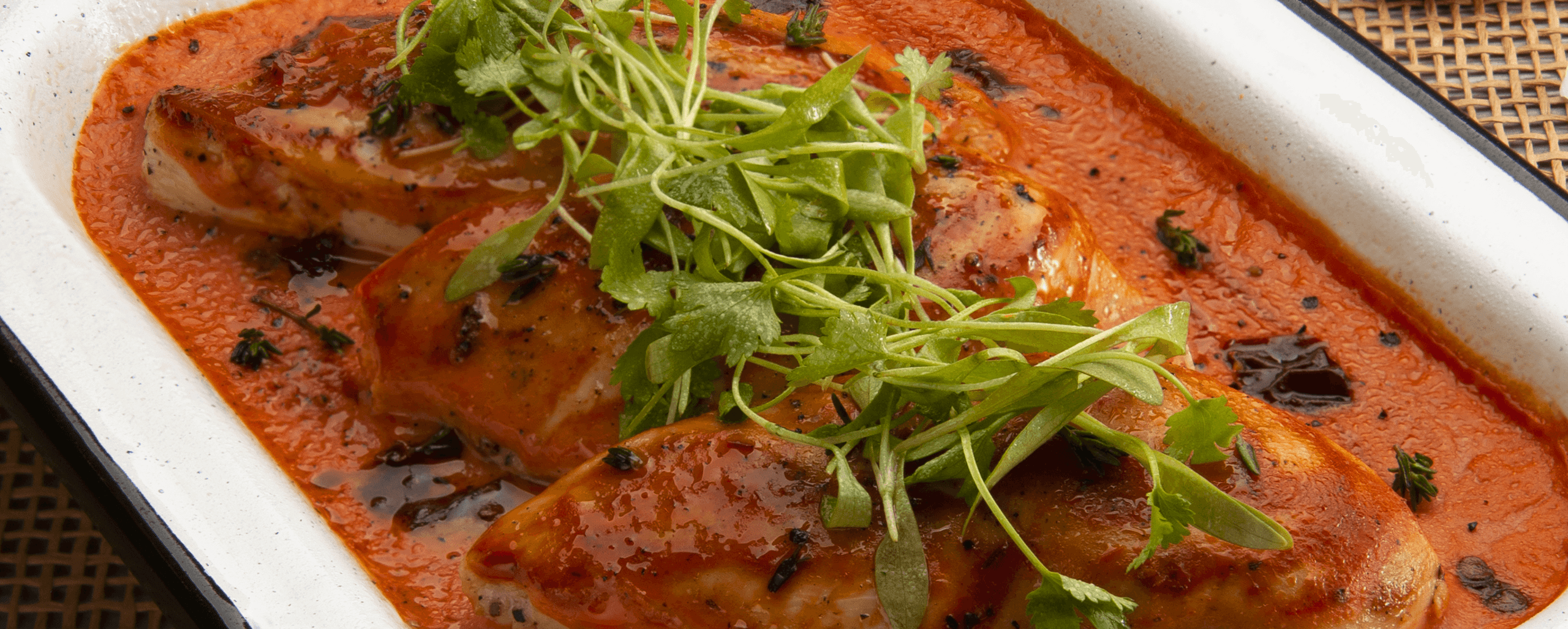 Imagen de Pechuga de pollo entomatado con papas