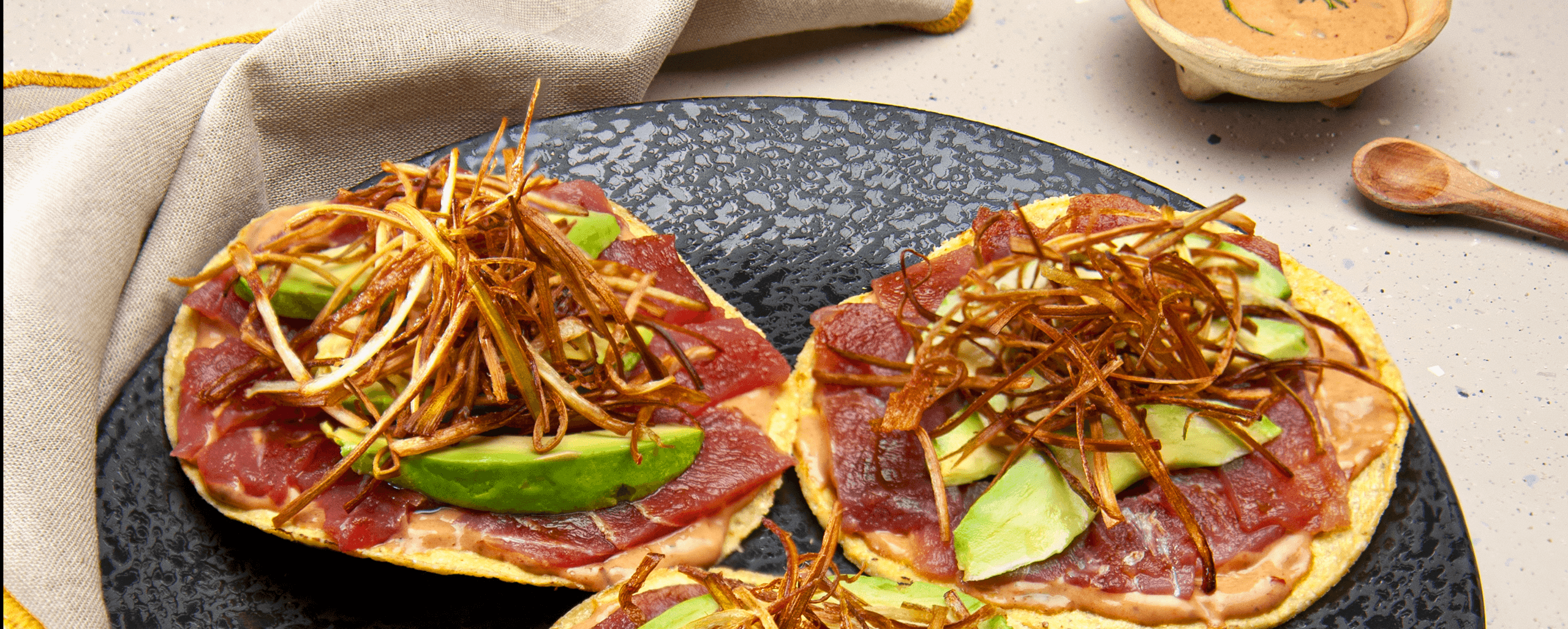 Imagen de Tostada de atún con Chilpotle