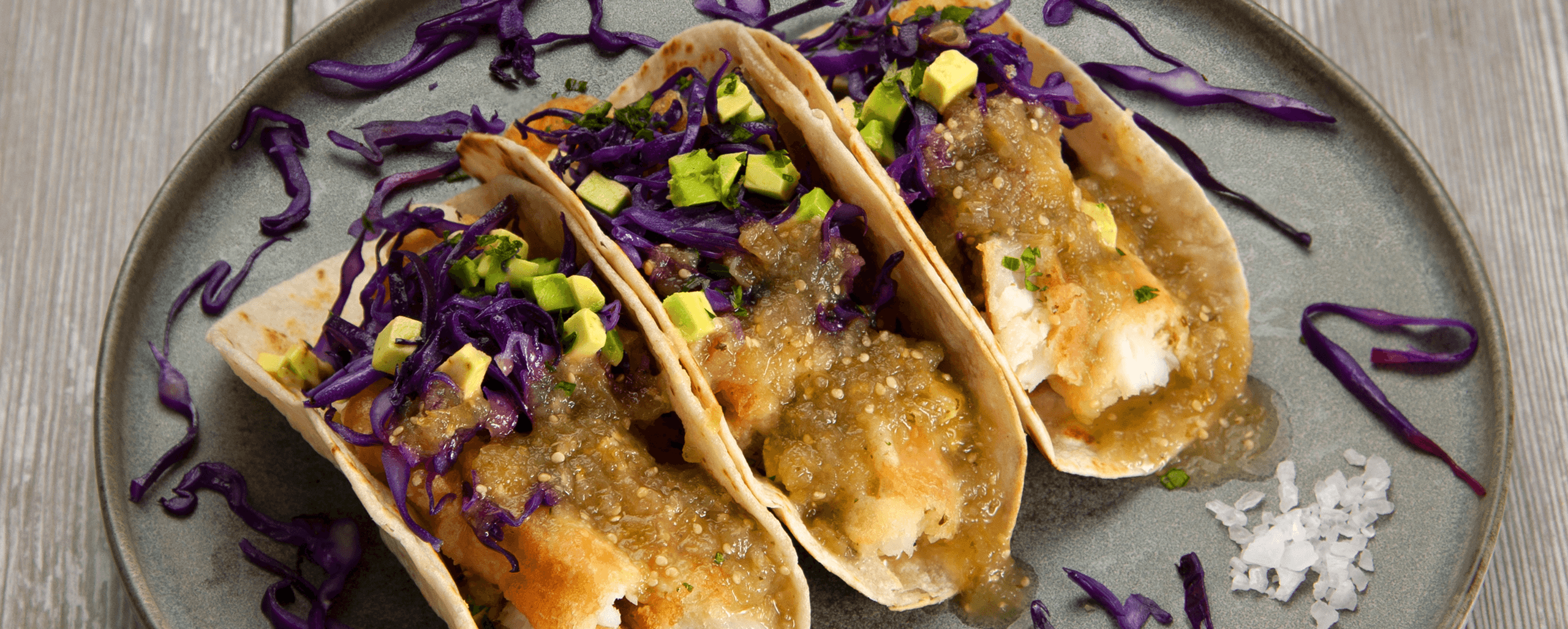 Imagen de Tacos de pescado rebosado con Salsa Casera con Chile Habanero
